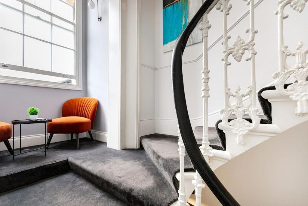 Modern Next To Paddington Station Apartment