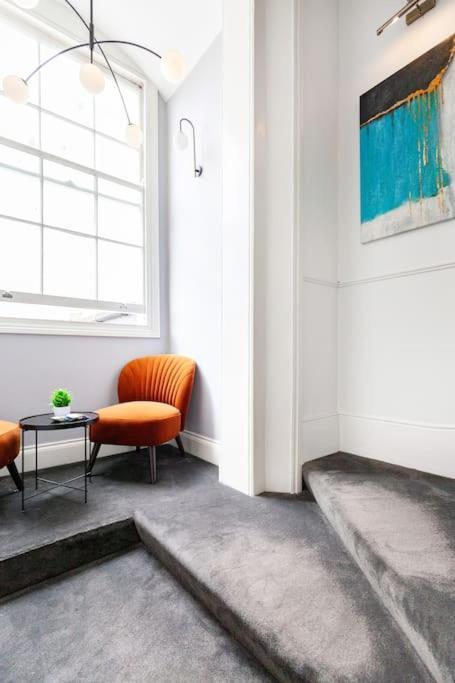Modern Next To Paddington Station *
